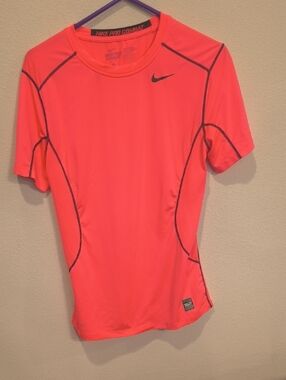 Nike Coral Red Short Sleeve Pro Combat Training Tee Dri Fit Fitted Medium
